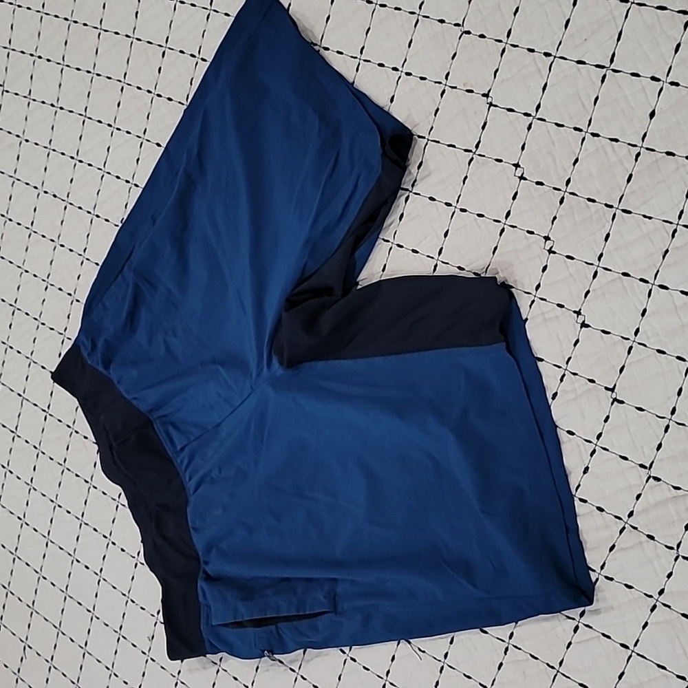 LULULEMON SPORT SHORTS